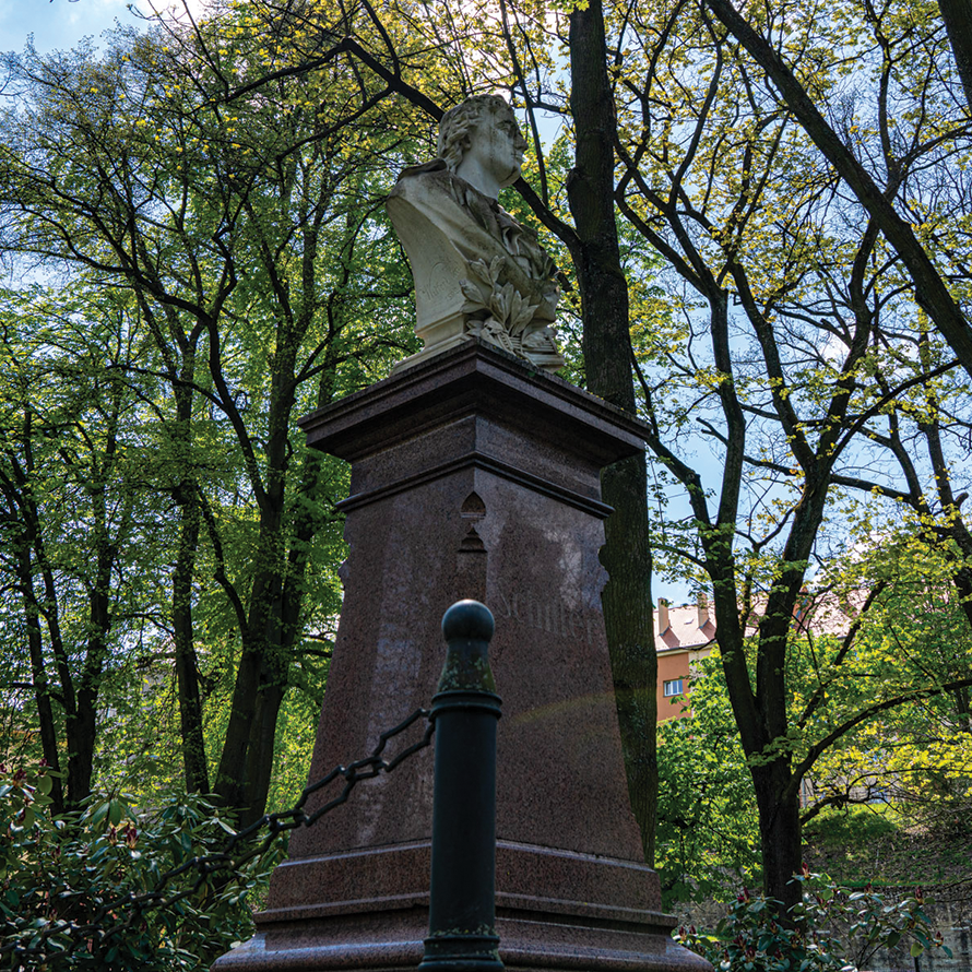 visit cheb 
            pomník friedricha schillera