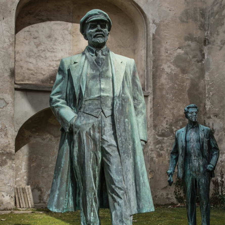 visit cheb 
            pomník v. i. lenina