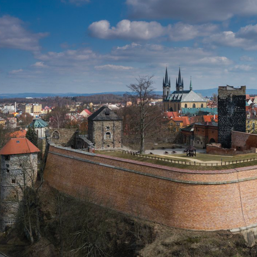 visit cheb 
            chebský hrad