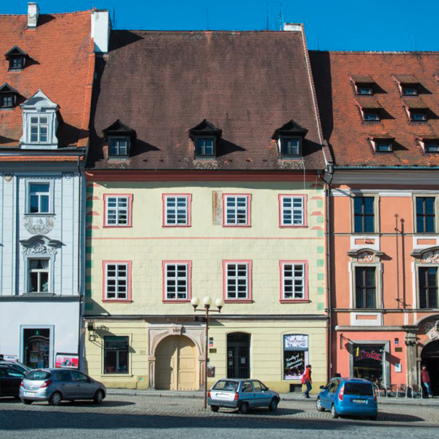 visit cheb 
            dům u černého medvěda