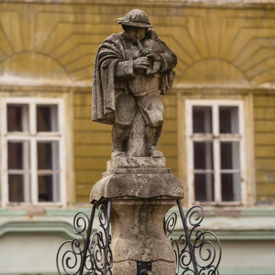 visit cheb
dudelsackpfeifferbrunnen